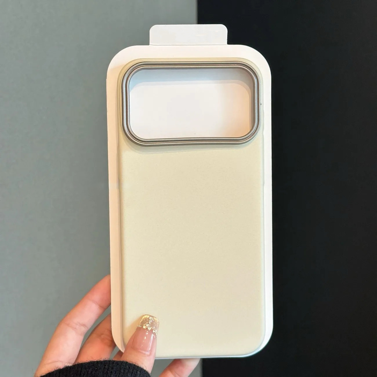 غطاء هاتف صلب بلون موحد مصنوع  - مراجعة Matte Frosted Case وسعره